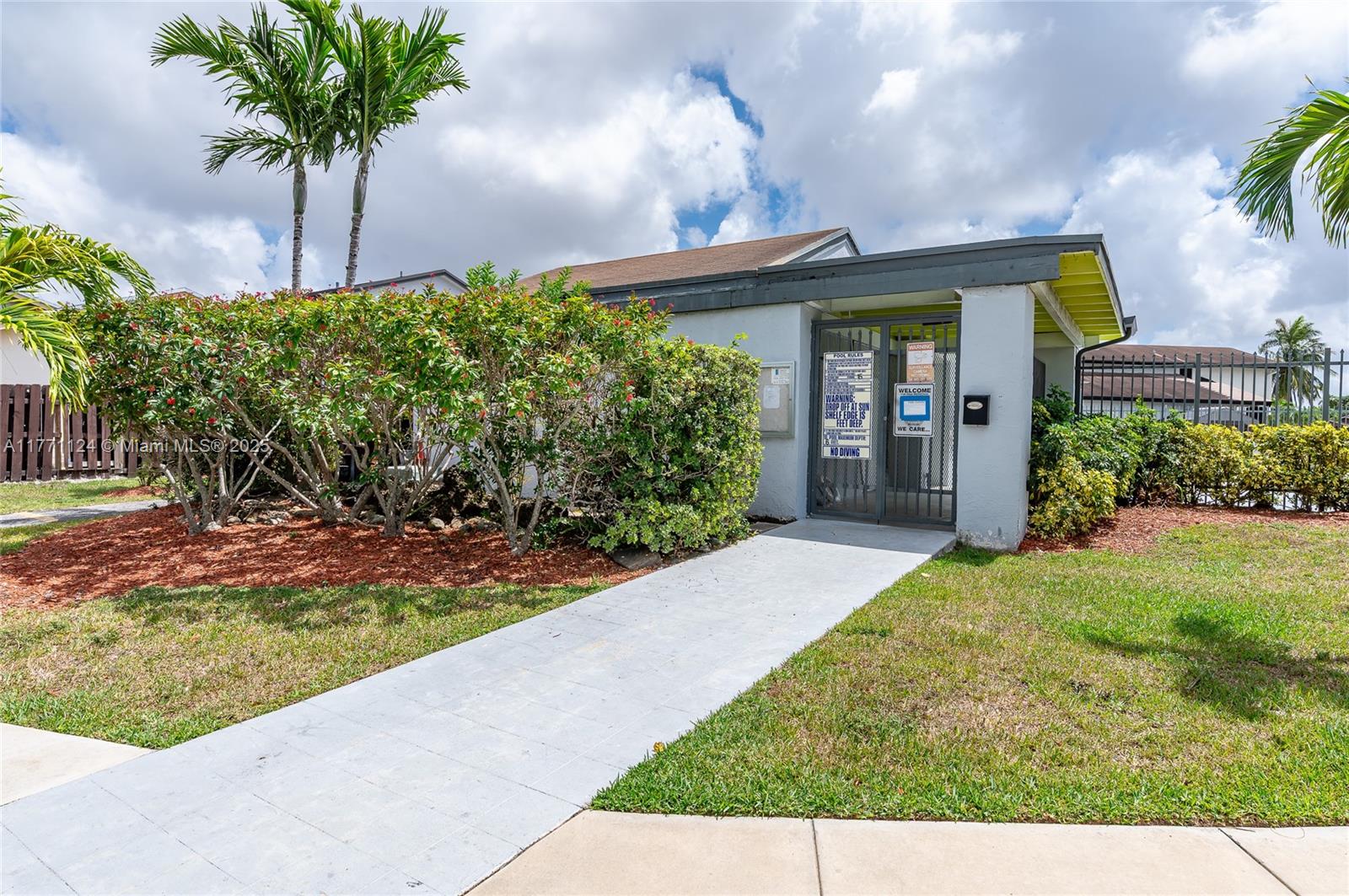 FONTAINEBLEAU PARK WEST V - Residential