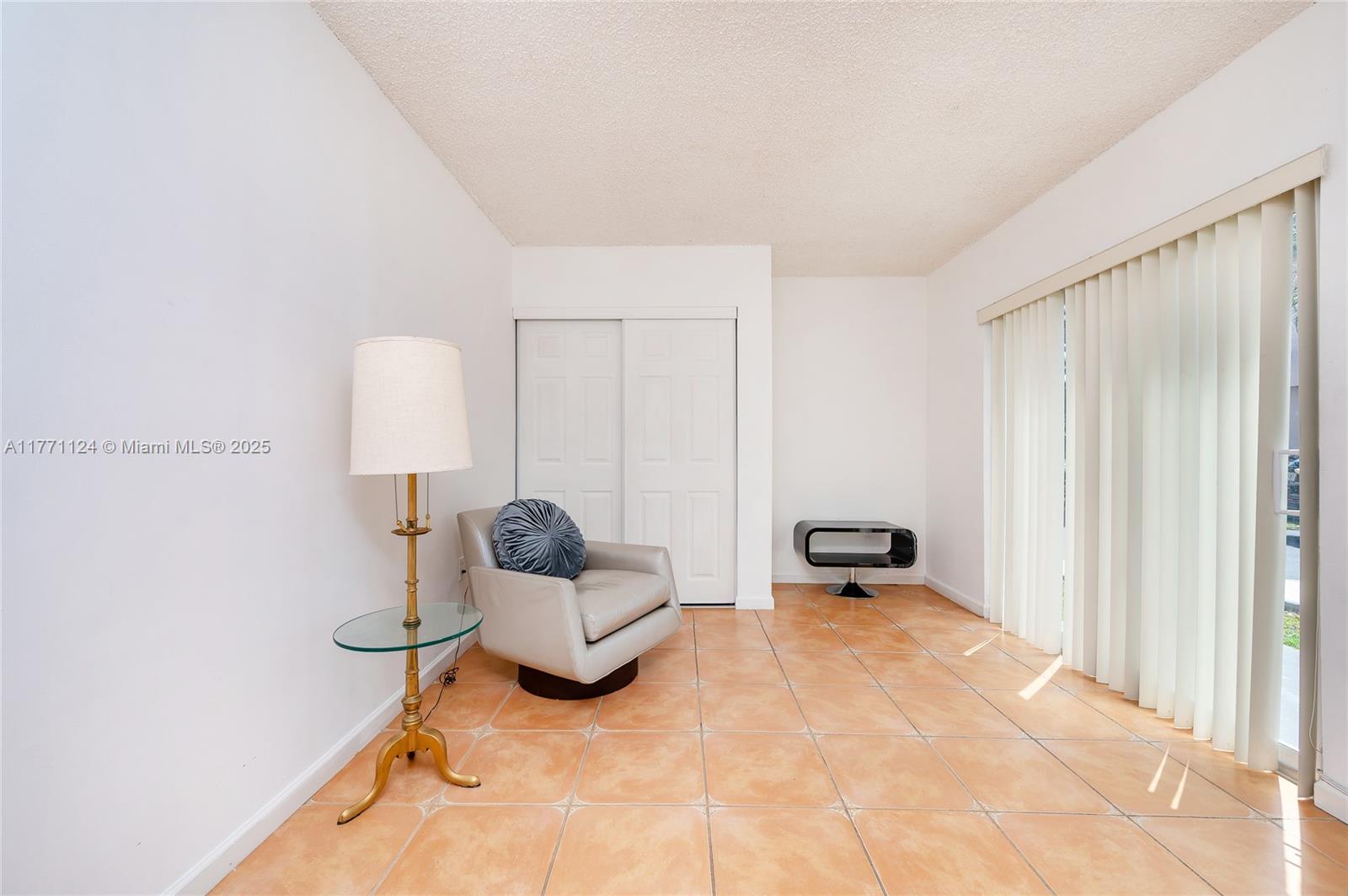 FONTAINEBLEAU PARK WEST V - Residential