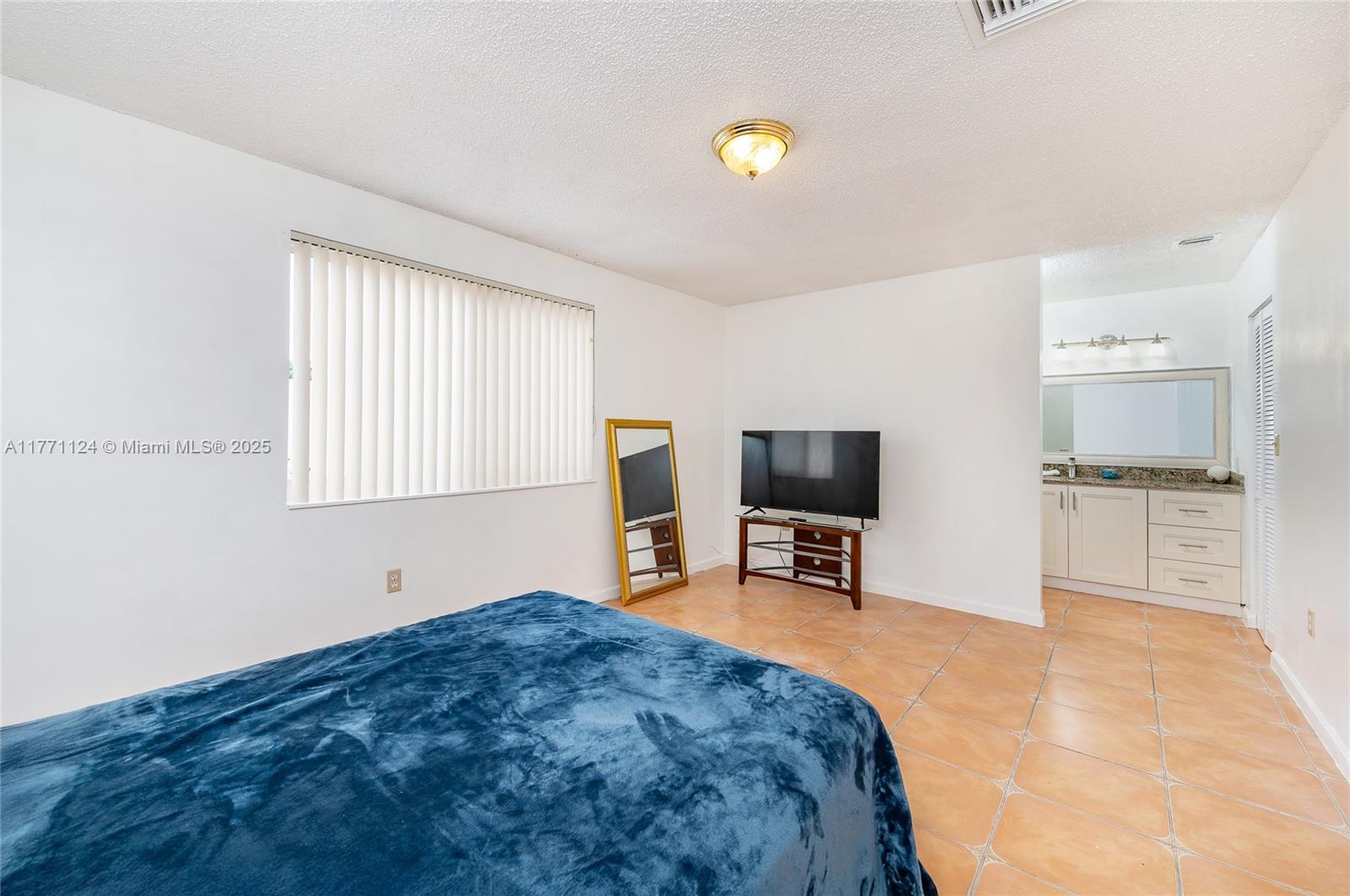 FONTAINEBLEAU PARK WEST V - Residential