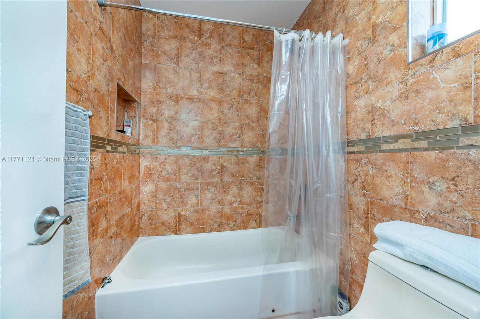 FONTAINEBLEAU PARK WEST V - Residential