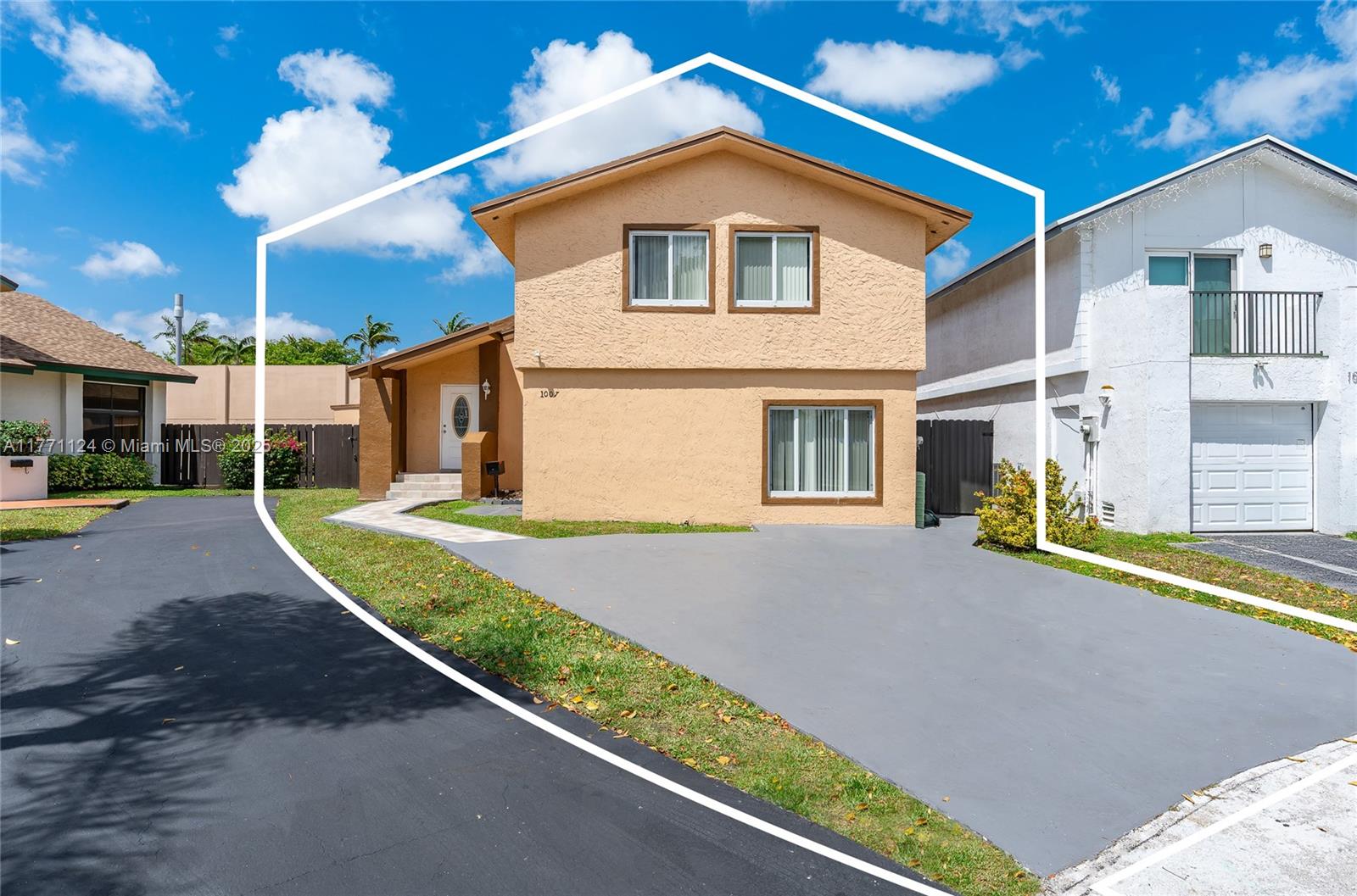 FONTAINEBLEAU PARK WEST V - Residential