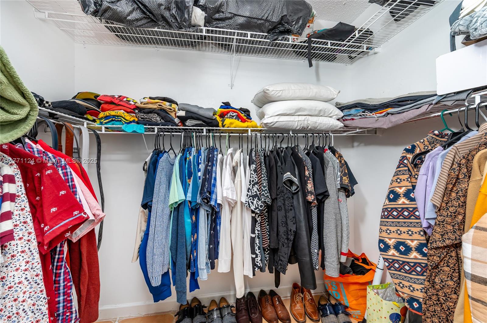 FONTAINEBLEAU PARK WEST V - Residential