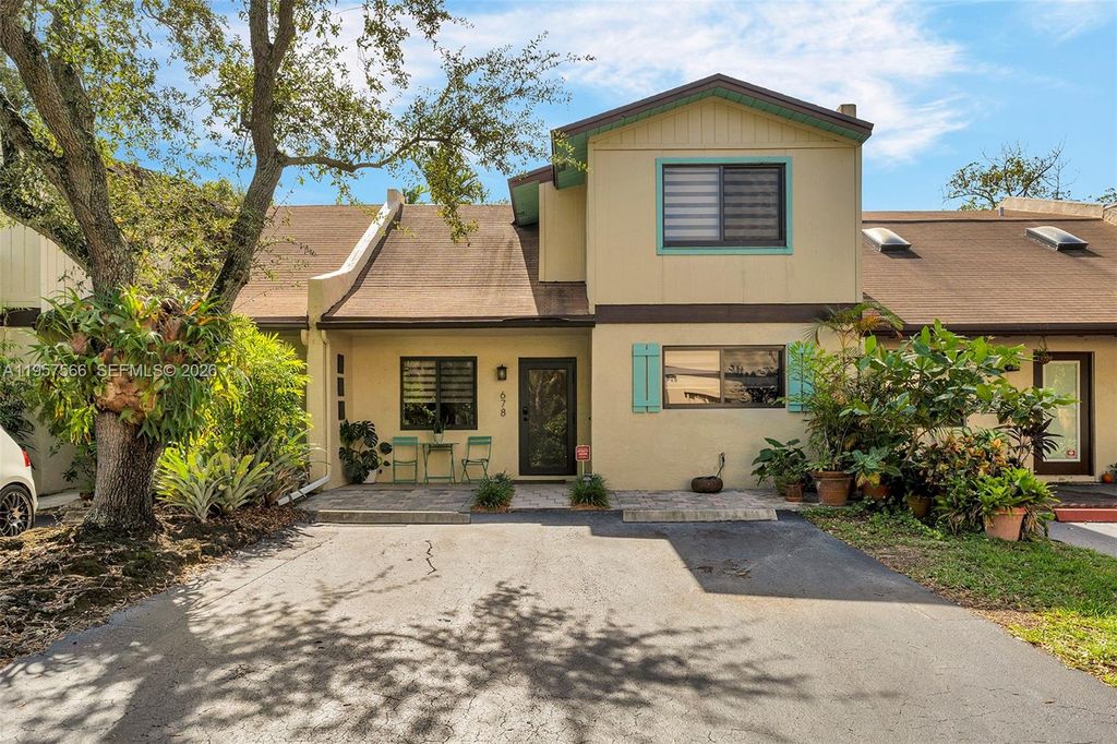Photo of 678 NE 1st St, Dania Beach, FL 33004 (MLS # A11957566)