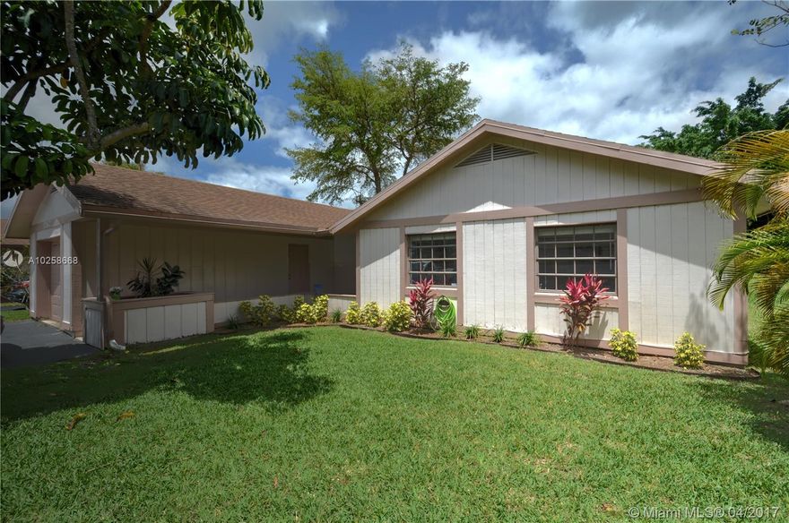 THIS AMAZING BEAUTY NESTLED IN THE QUIET COMMUNITY OF NOVA VILLAGE HAS AN UNBELIEVABLE LOCATION NEAR NOVA UNIVERSITY & BC, CLOSE TO MAJOR HIGHWAYS & ENDLESS SHOPPING, THIS HOME HAS VAULTED WOOD BEAMED CEILINGS, NEW KITCHEN W/ LARGE PANTRY,  OPEN FAMILY ROOM & SCREENED PATIO WITH A GARDEN VIEW, TASTEFULLY UPDATED THROUGHOUT AND READY FOR MOVE IN, LOW HOA W/ AMENITIES THAT INCLUDE COMMUNITY POOL, BASKETBALL AND TENNIS, EASY TO SHOW!!