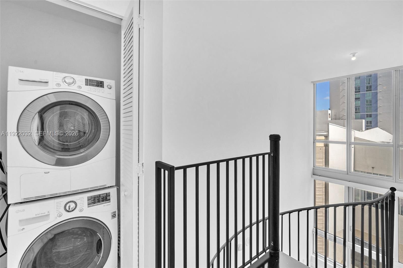 MET 1 CONDO - Residential