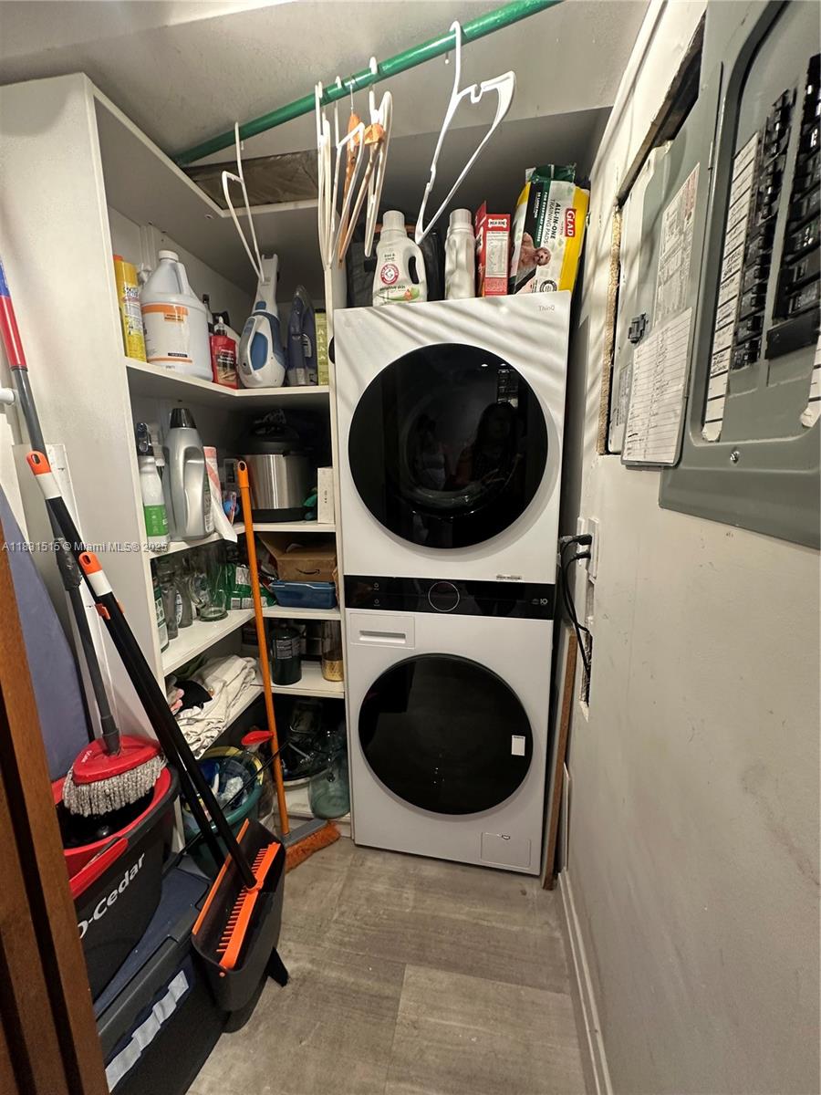 BRICKELL BAY CLUB CONDO - Residential