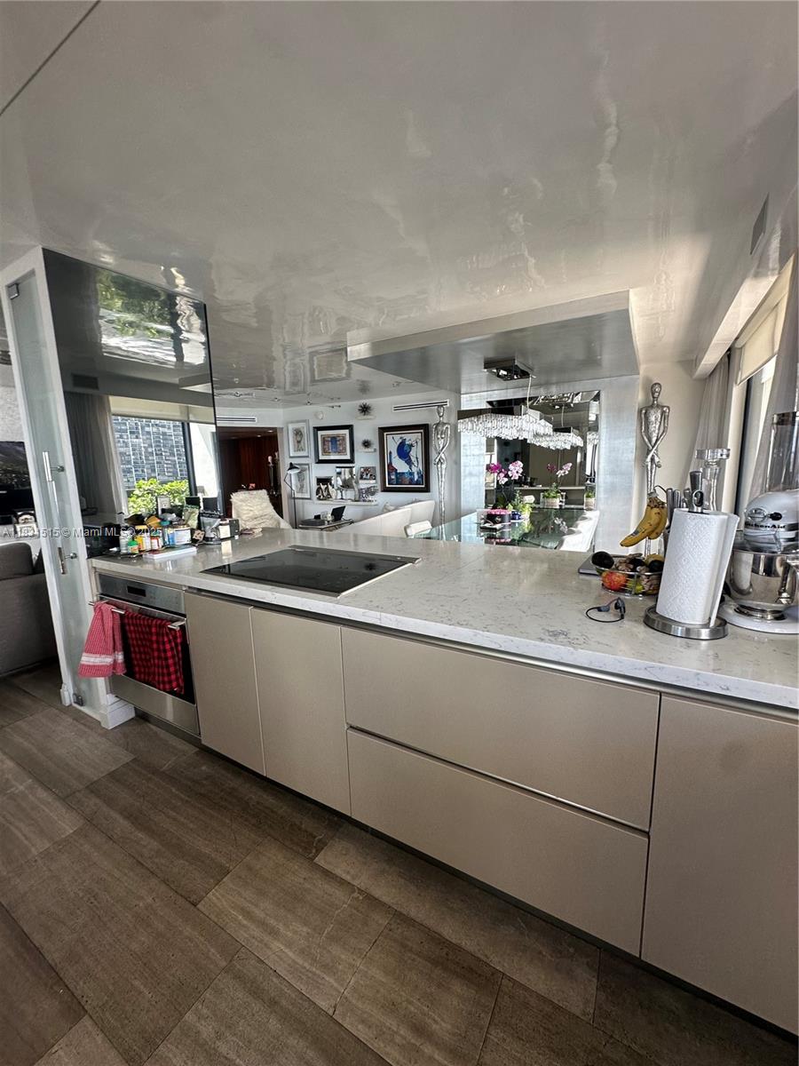 BRICKELL BAY CLUB CONDO - Residential