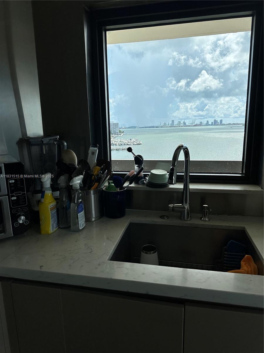 BRICKELL BAY CLUB CONDO - Residential
