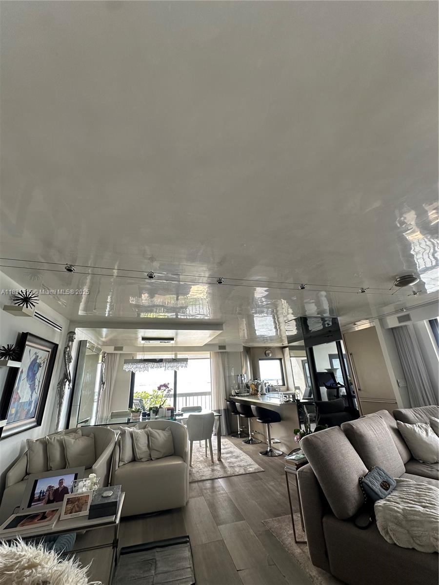 BRICKELL BAY CLUB CONDO - Residential