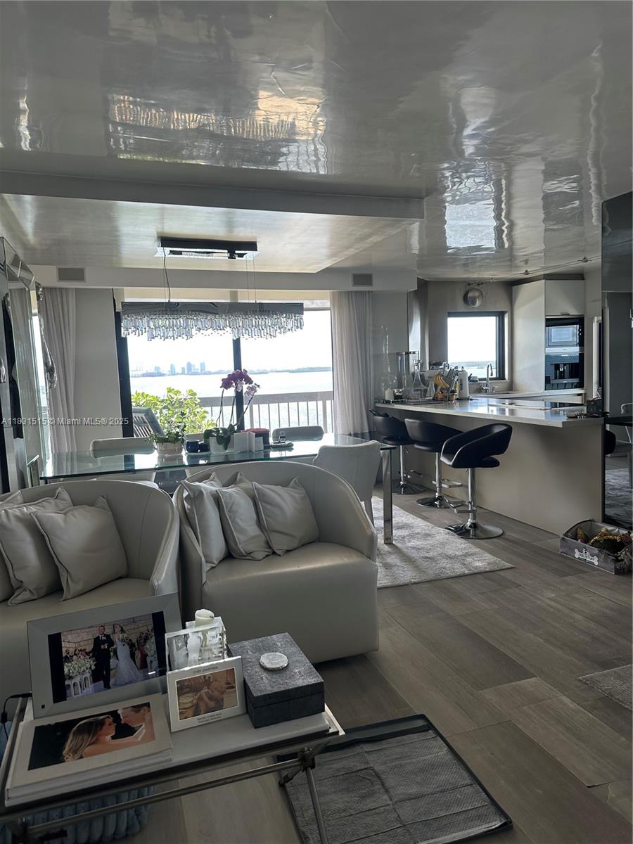 BRICKELL BAY CLUB CONDO - Residential