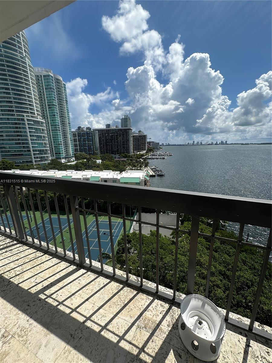 BRICKELL BAY CLUB CONDO - Residential