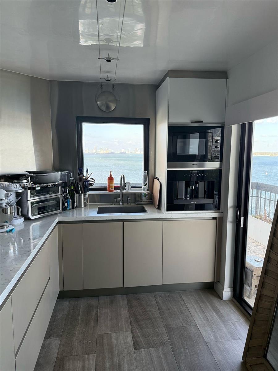 BRICKELL BAY CLUB CONDO - Residential