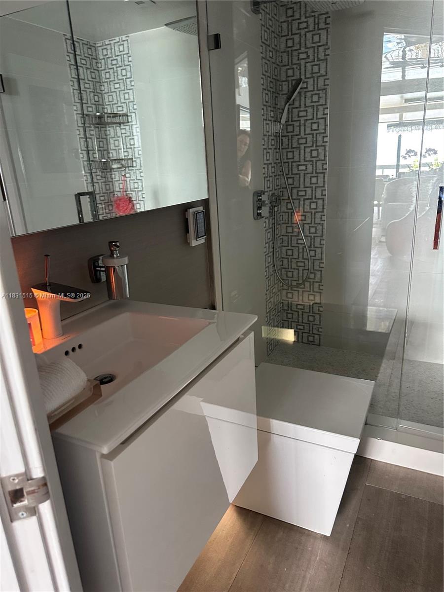 BRICKELL BAY CLUB CONDO - Residential