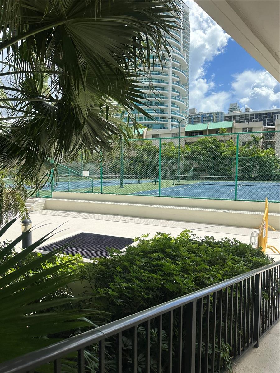 BRICKELL BAY CLUB CONDO - Residential