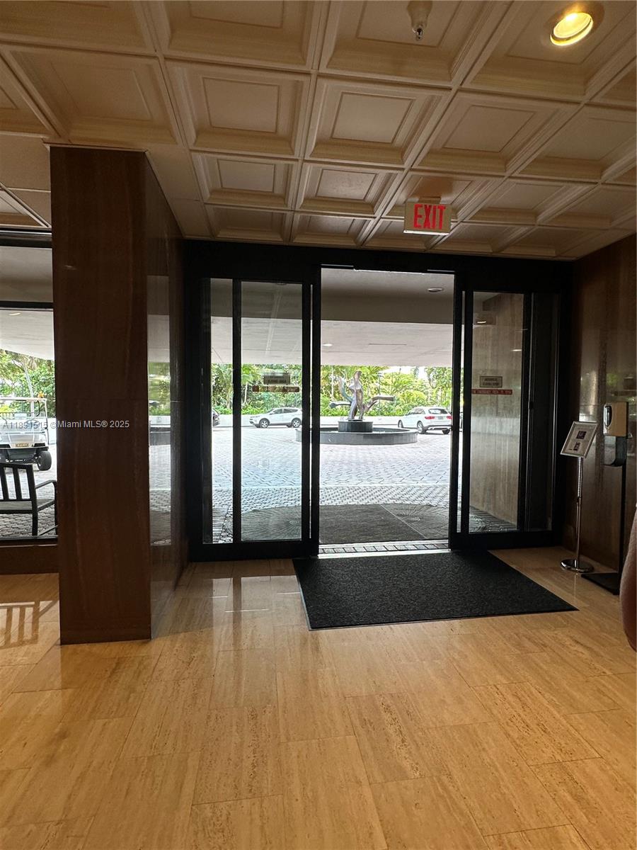 BRICKELL BAY CLUB CONDO - Residential