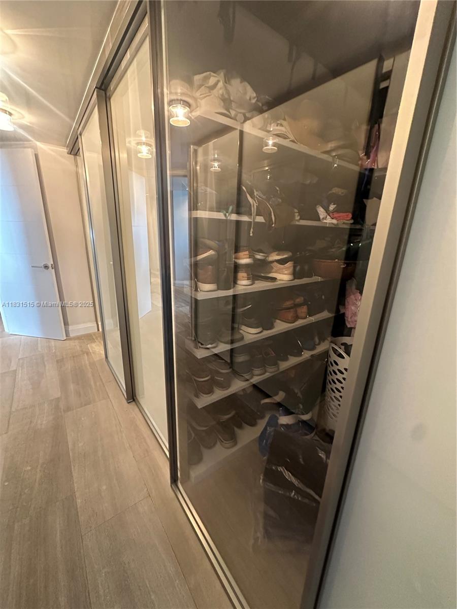 BRICKELL BAY CLUB CONDO - Residential