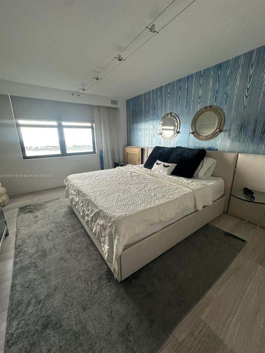 BRICKELL BAY CLUB CONDO - Residential