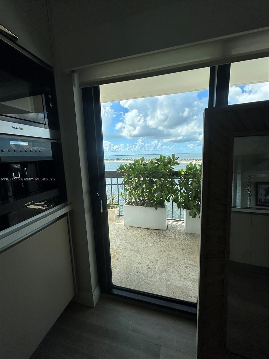 BRICKELL BAY CLUB CONDO - Residential