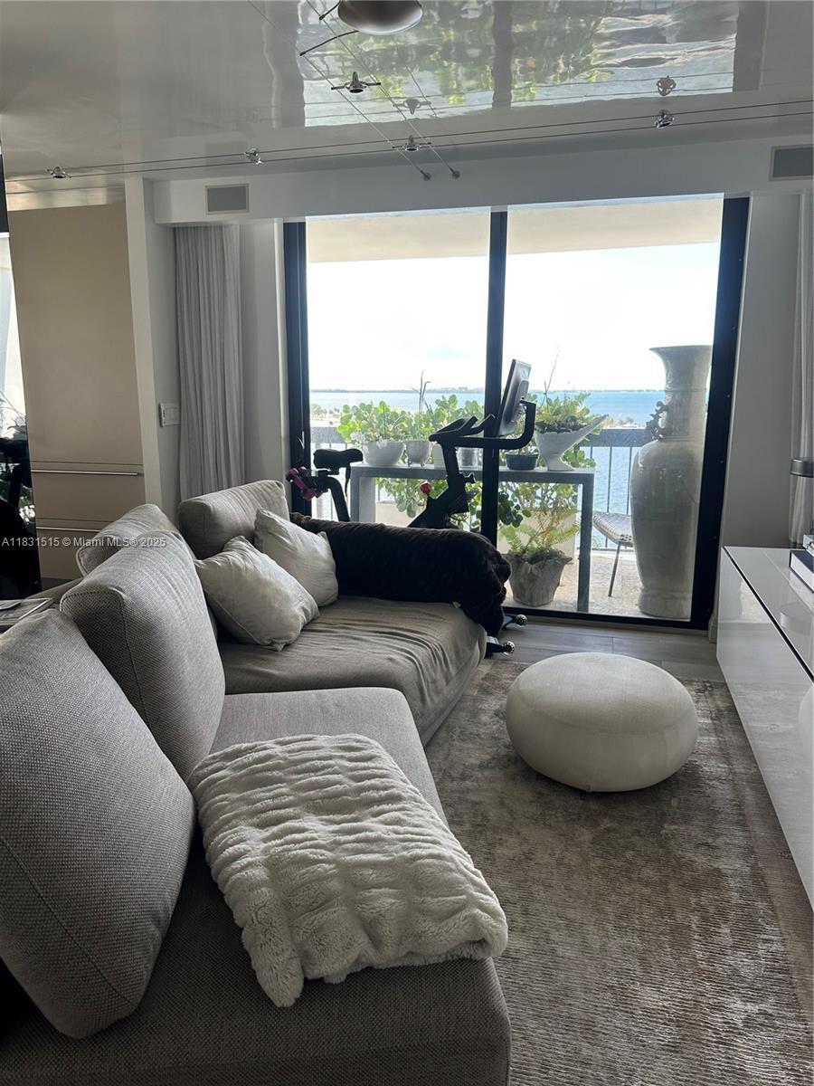 BRICKELL BAY CLUB CONDO - Residential