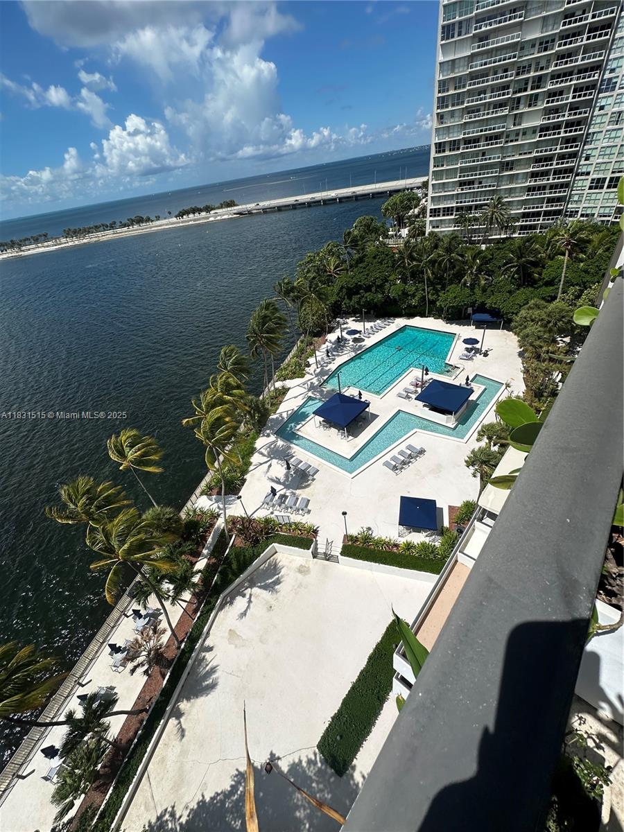 BRICKELL BAY CLUB CONDO - Residential