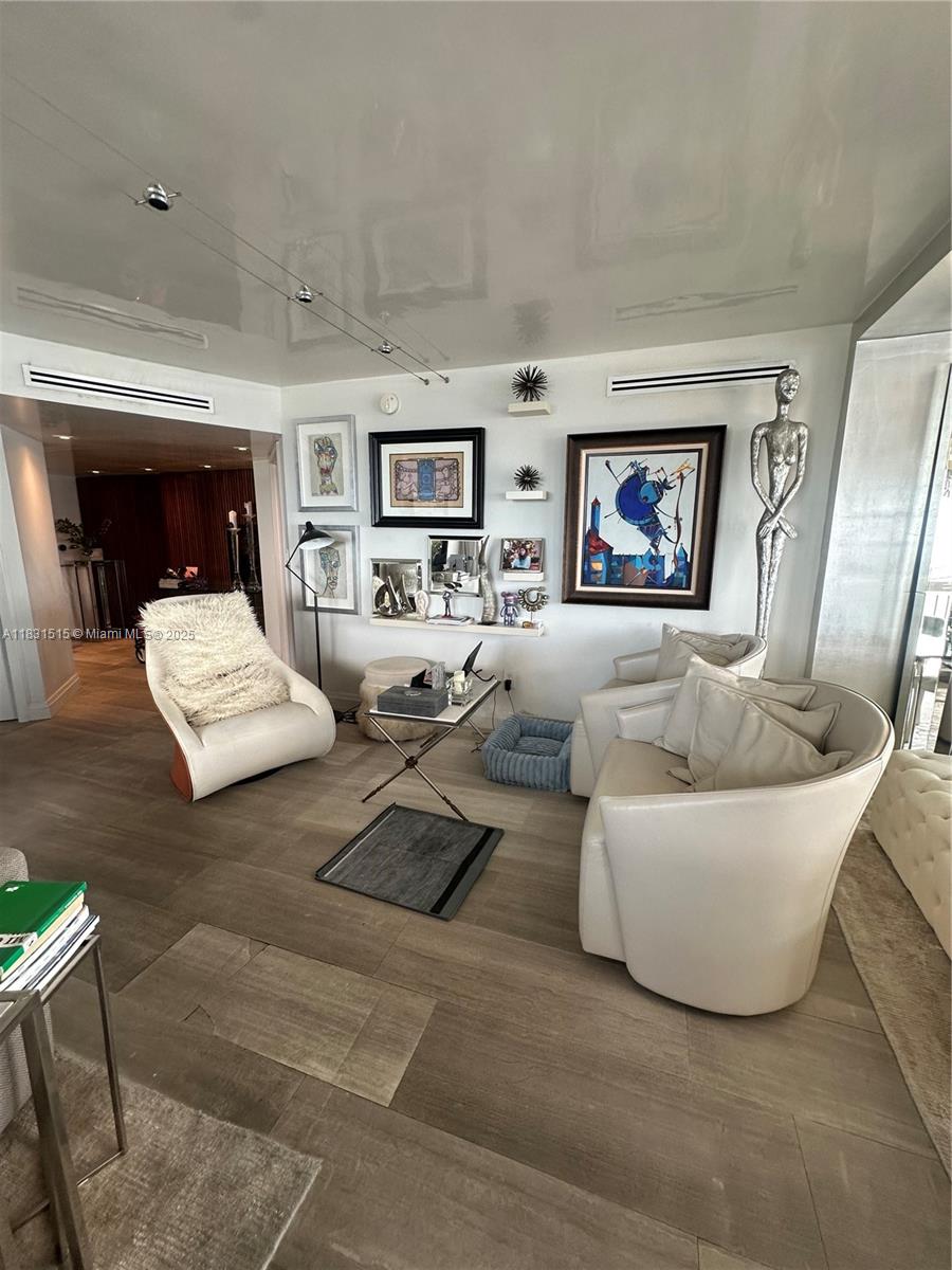 BRICKELL BAY CLUB CONDO - Residential