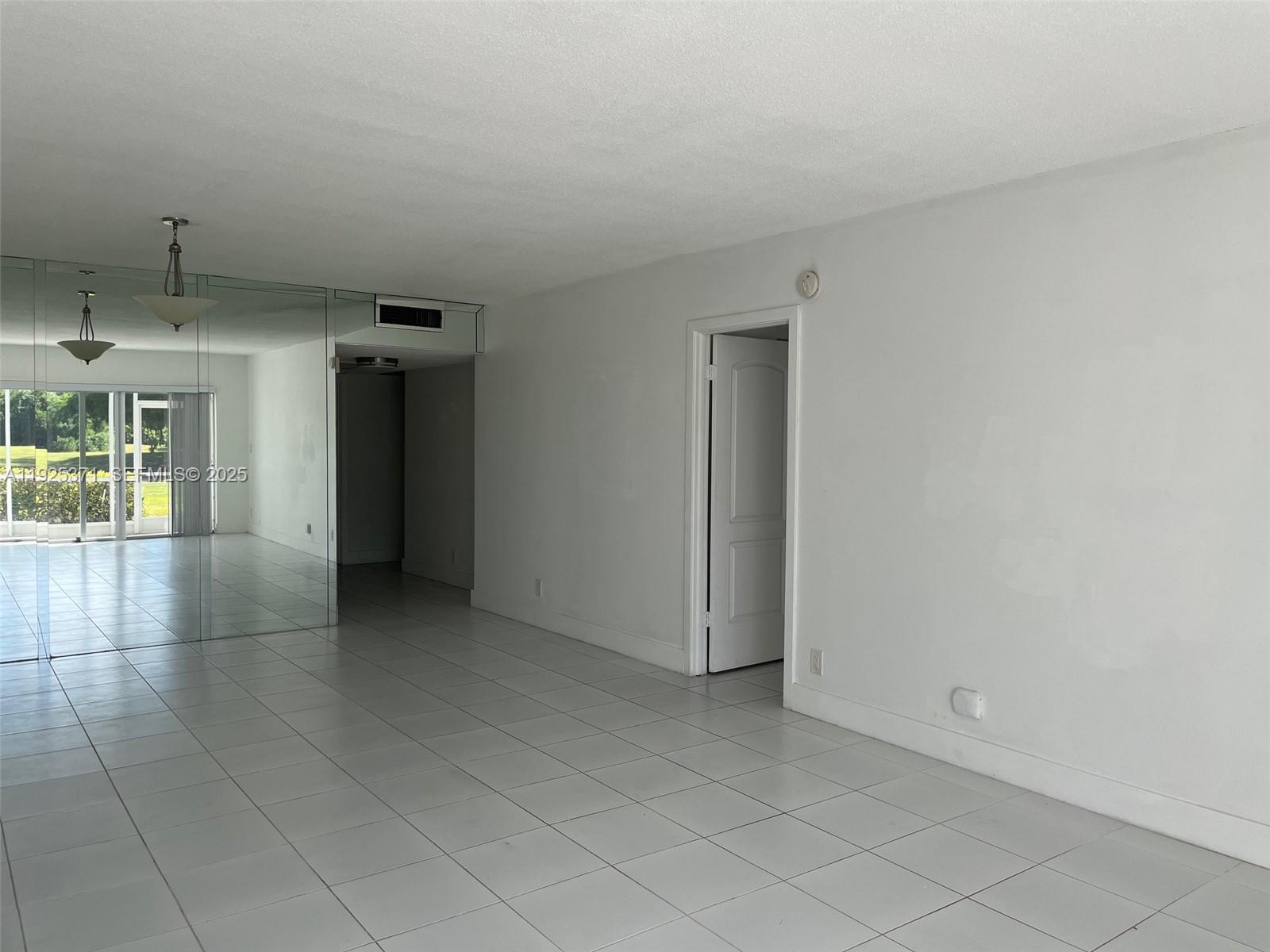 NO 9 PALM-AIRE COUNTRY CL - Residential Lease