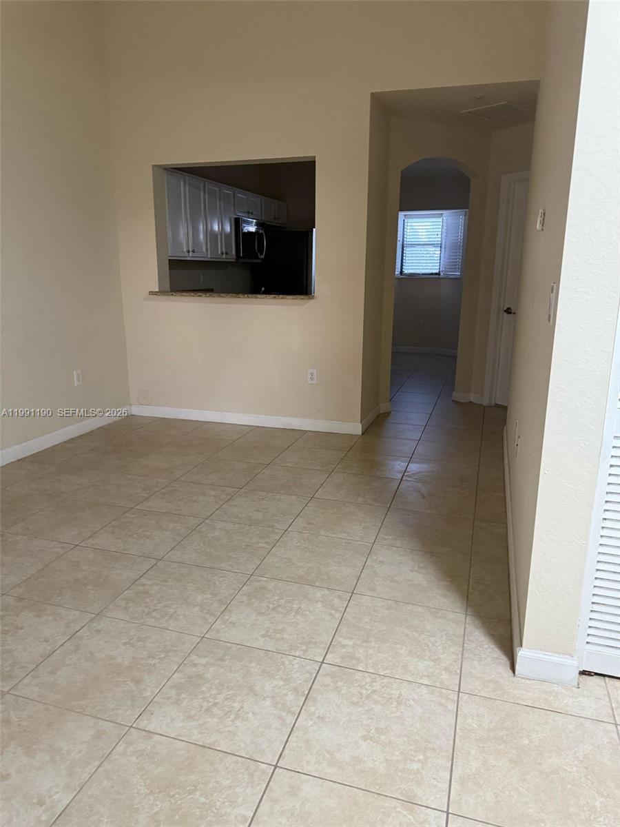 THE COURTS AT BAYSHORE II - Residential