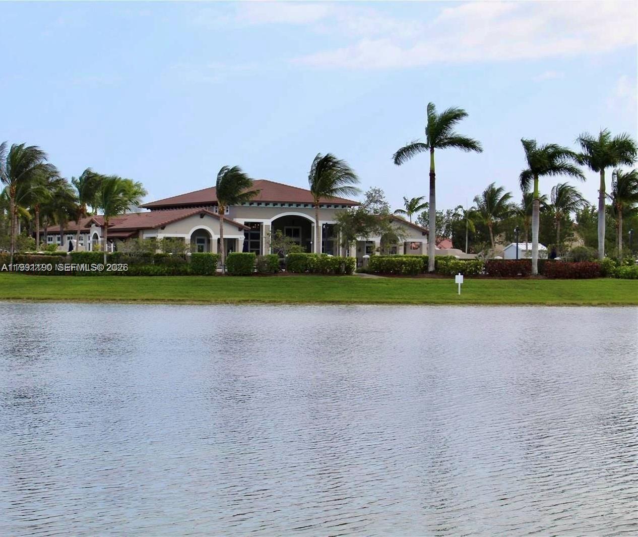 THE COURTS AT BAYSHORE II - Residential