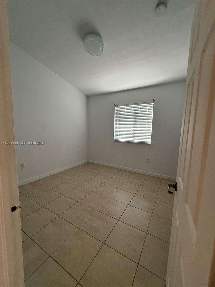 THE COURTS AT BAYSHORE II - Residential