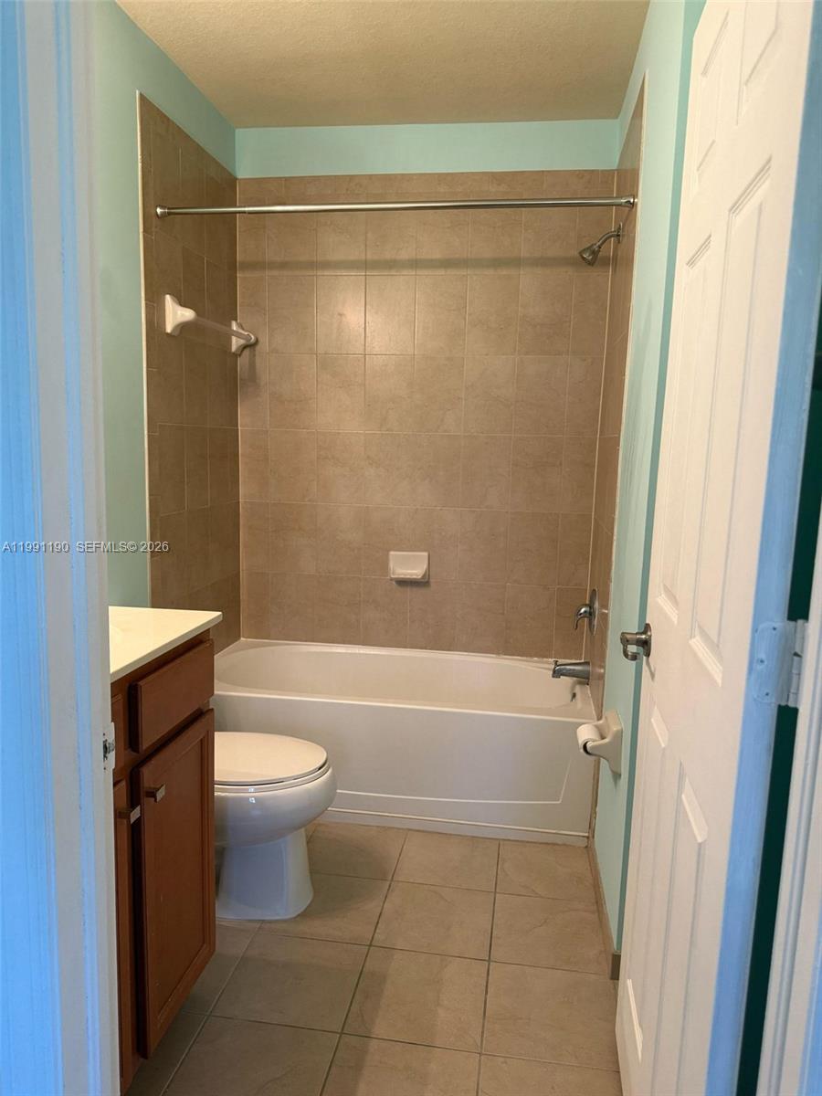 THE COURTS AT BAYSHORE II - Residential