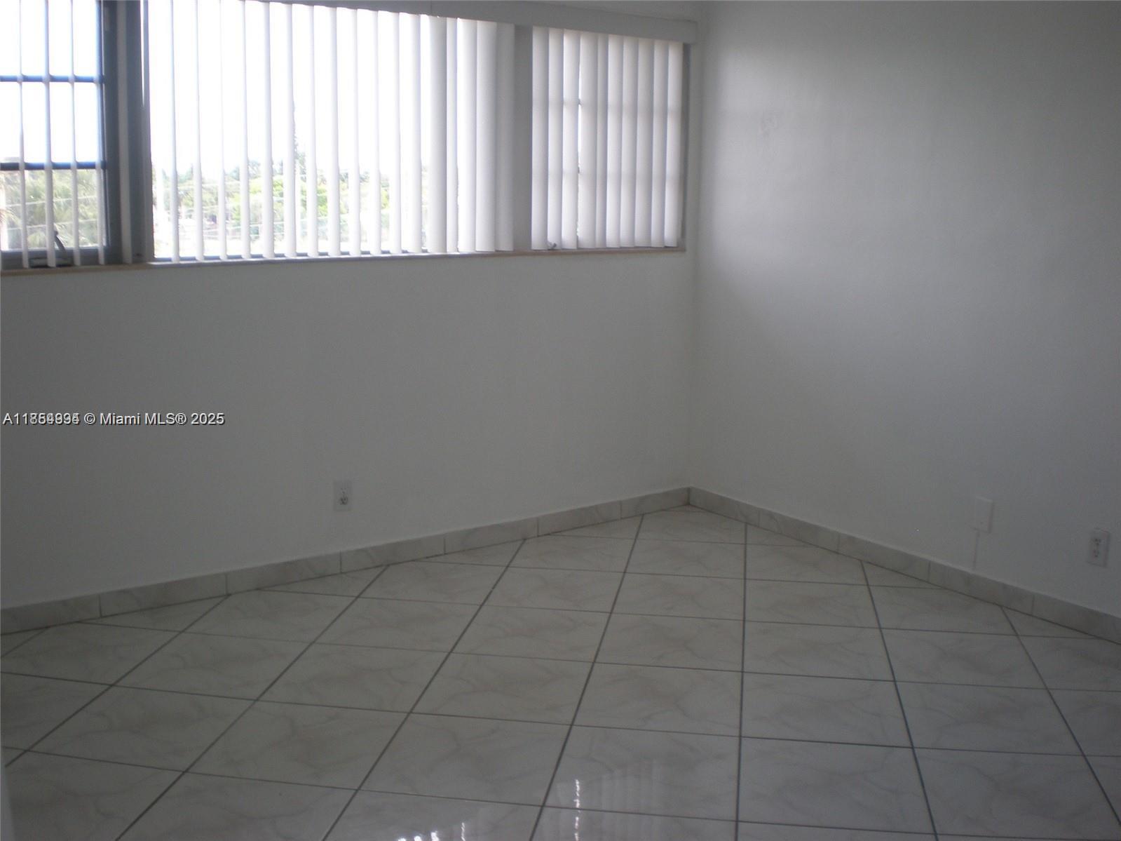 1460 NE 169th St 310