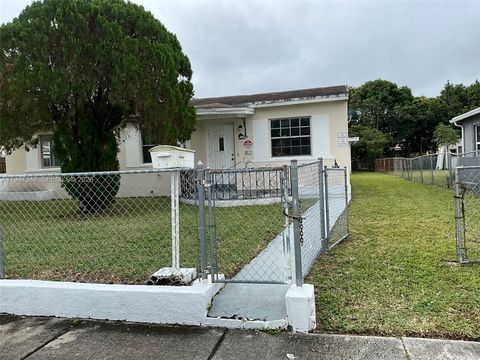 1240 NE 143rd St North Miami FL 33161