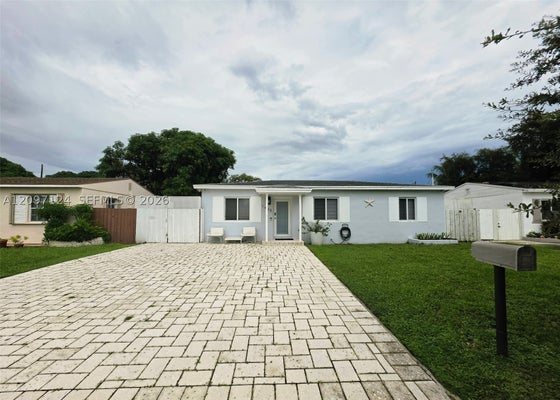 1435 NE 141ST ST, NORTH MIAMI, FL 33161 - Image 329ebbfbab36491a5c6ea61dc9b1e3b3/2129183679