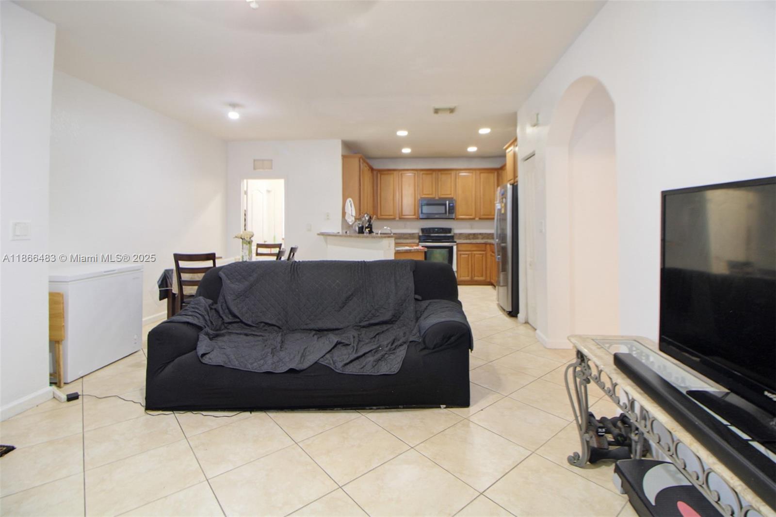 MANDARIN LAKES - Residential