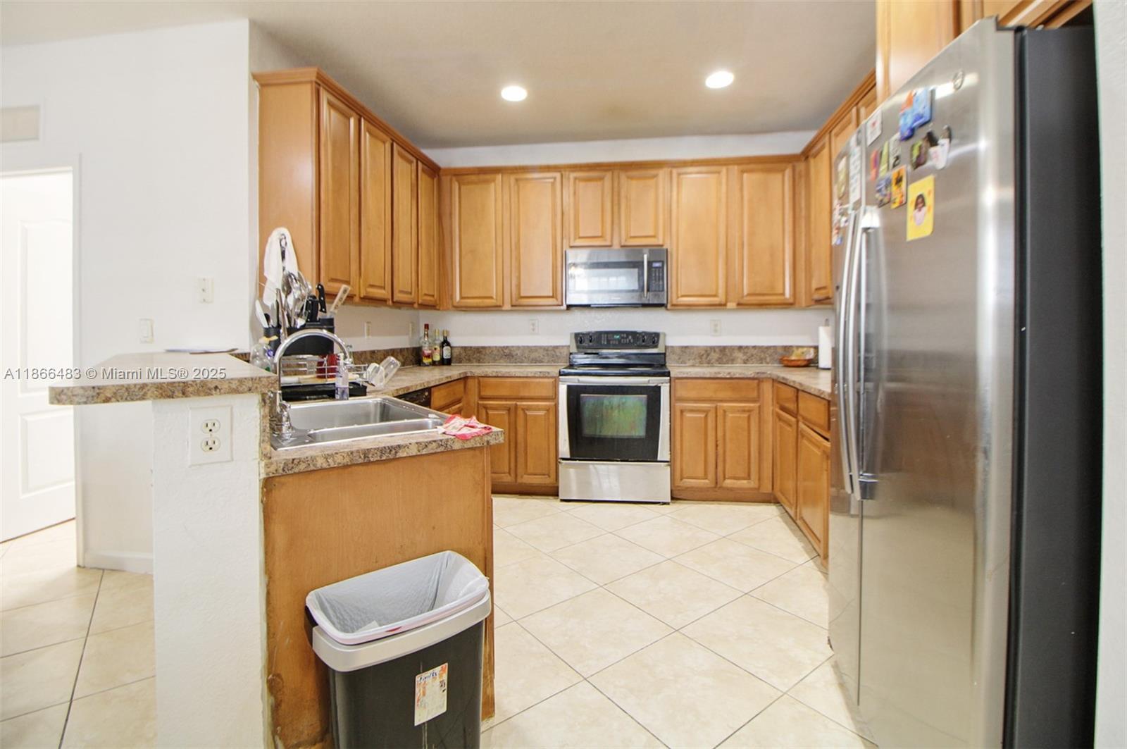 MANDARIN LAKES - Residential