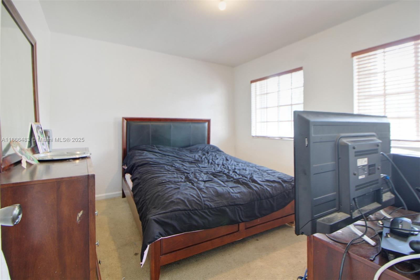 MANDARIN LAKES - Residential