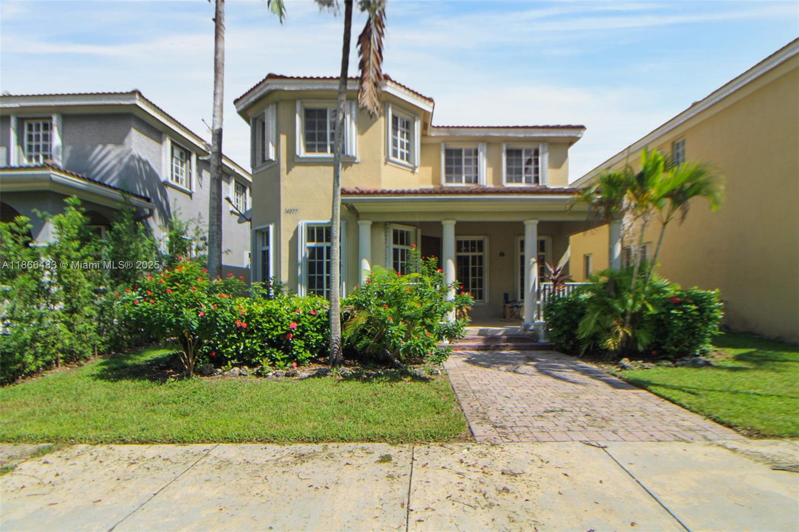 MANDARIN LAKES - Residential