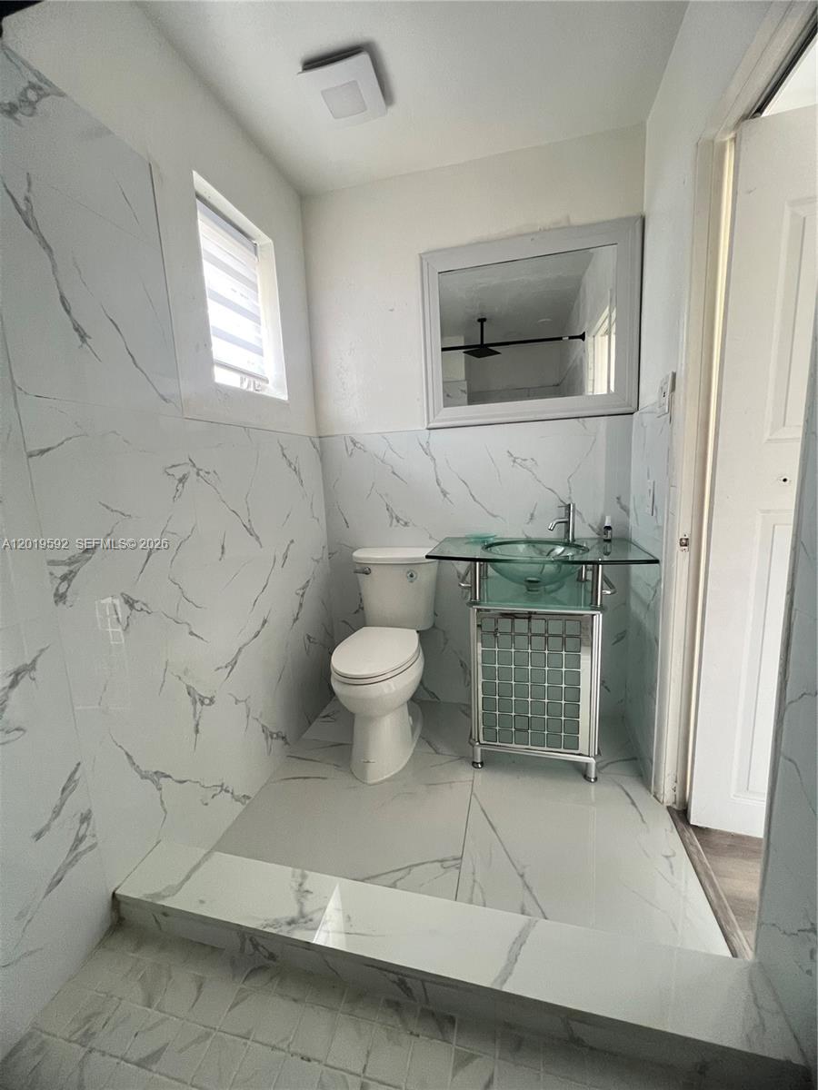 MARGOLIS ESTATES - Residential Income