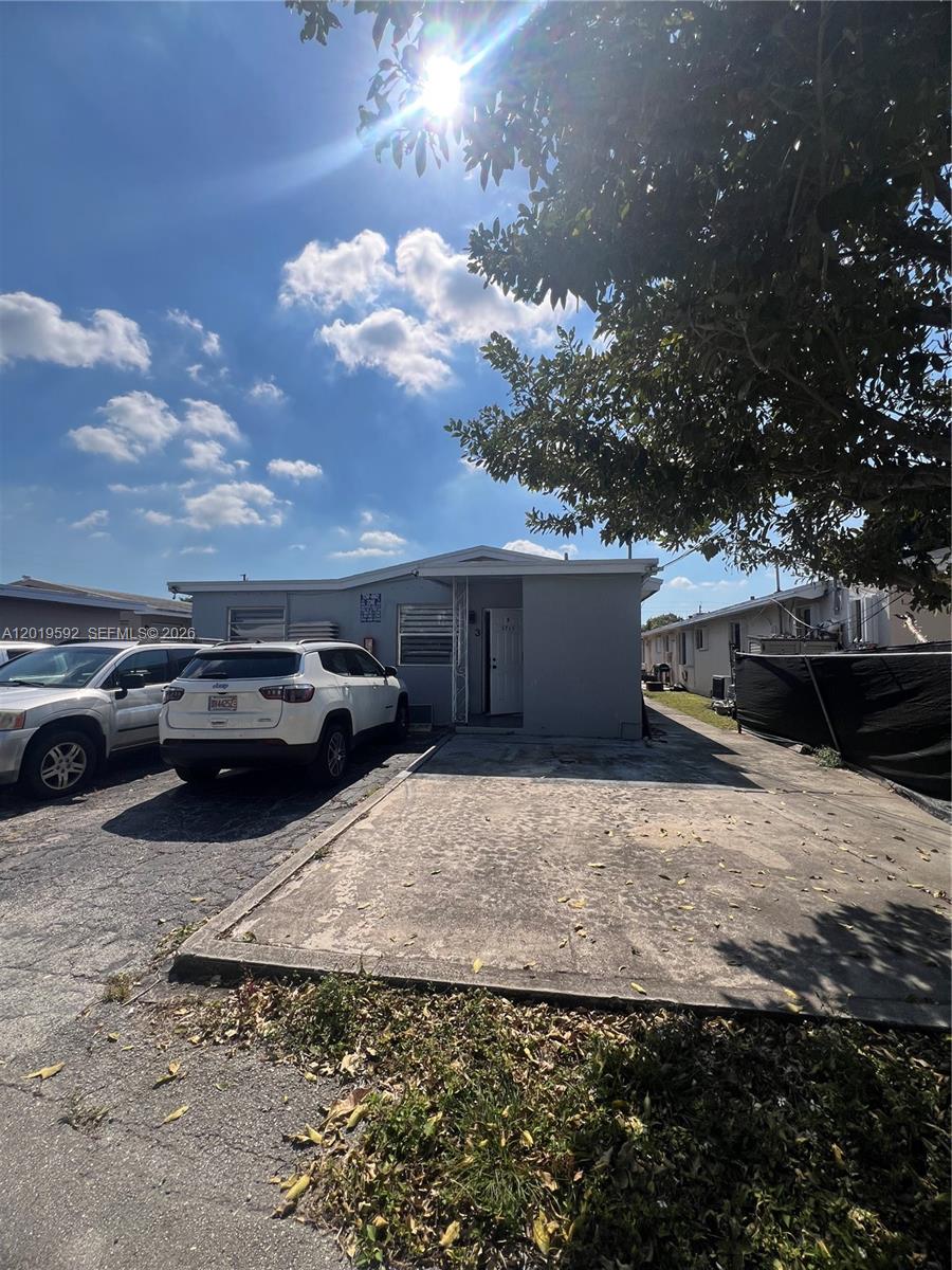 MARGOLIS ESTATES - Residential Income
