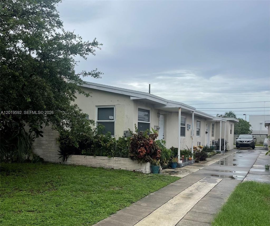 Photo of 1711 Thomas St, Hollywood, FL 33020 (MLS # A12019592)