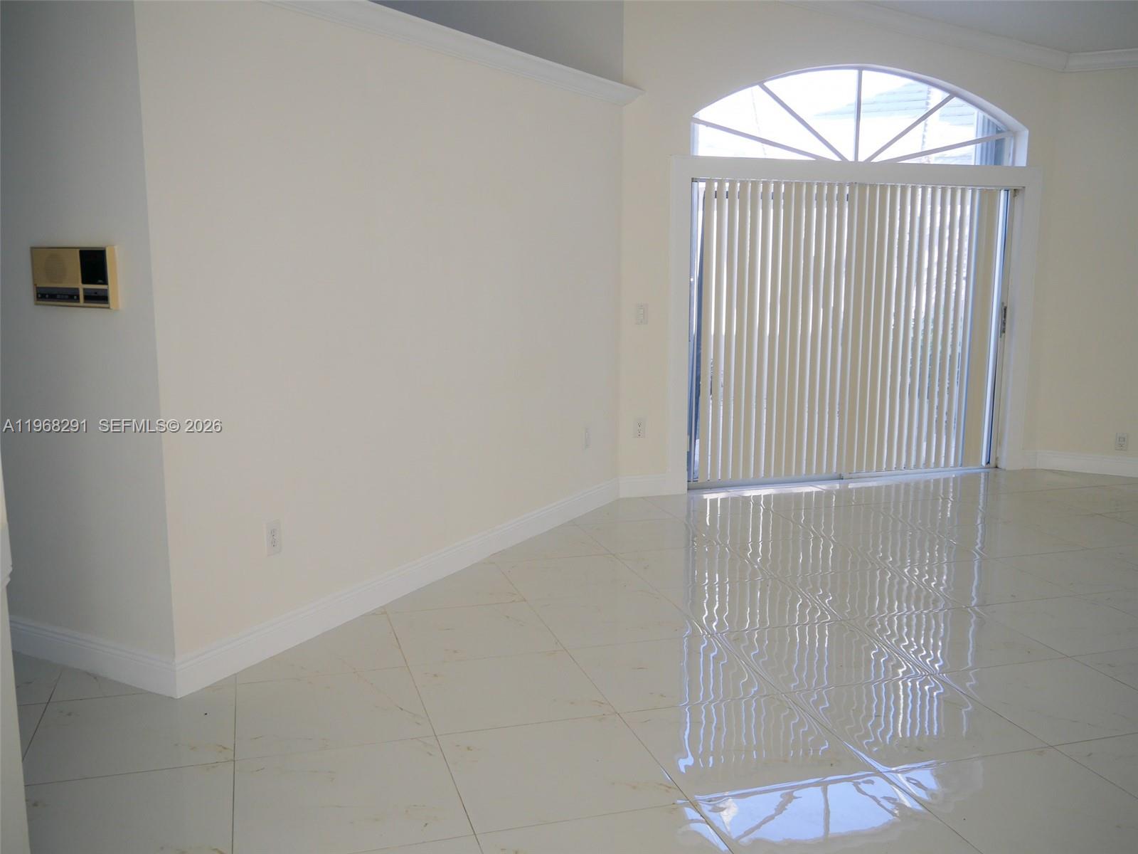 HOLLYWOOD LAKES COUNTRY C - Residential