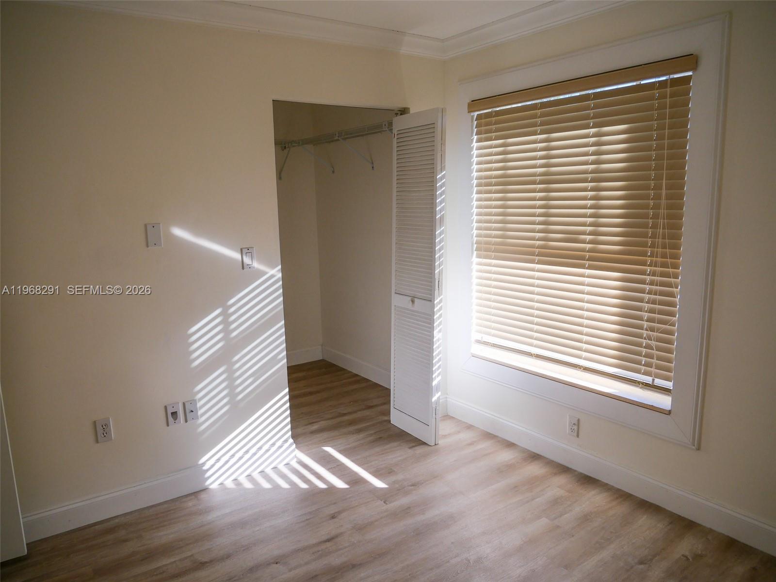 HOLLYWOOD LAKES COUNTRY C - Residential