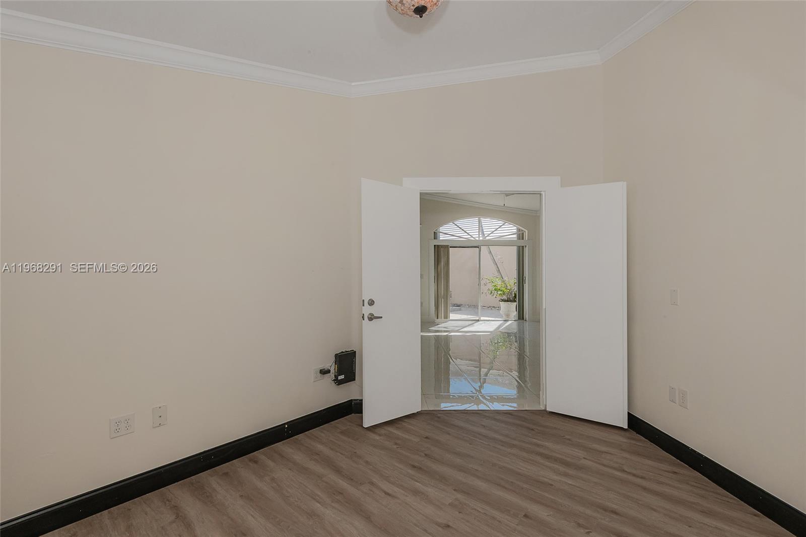HOLLYWOOD LAKES COUNTRY C - Residential