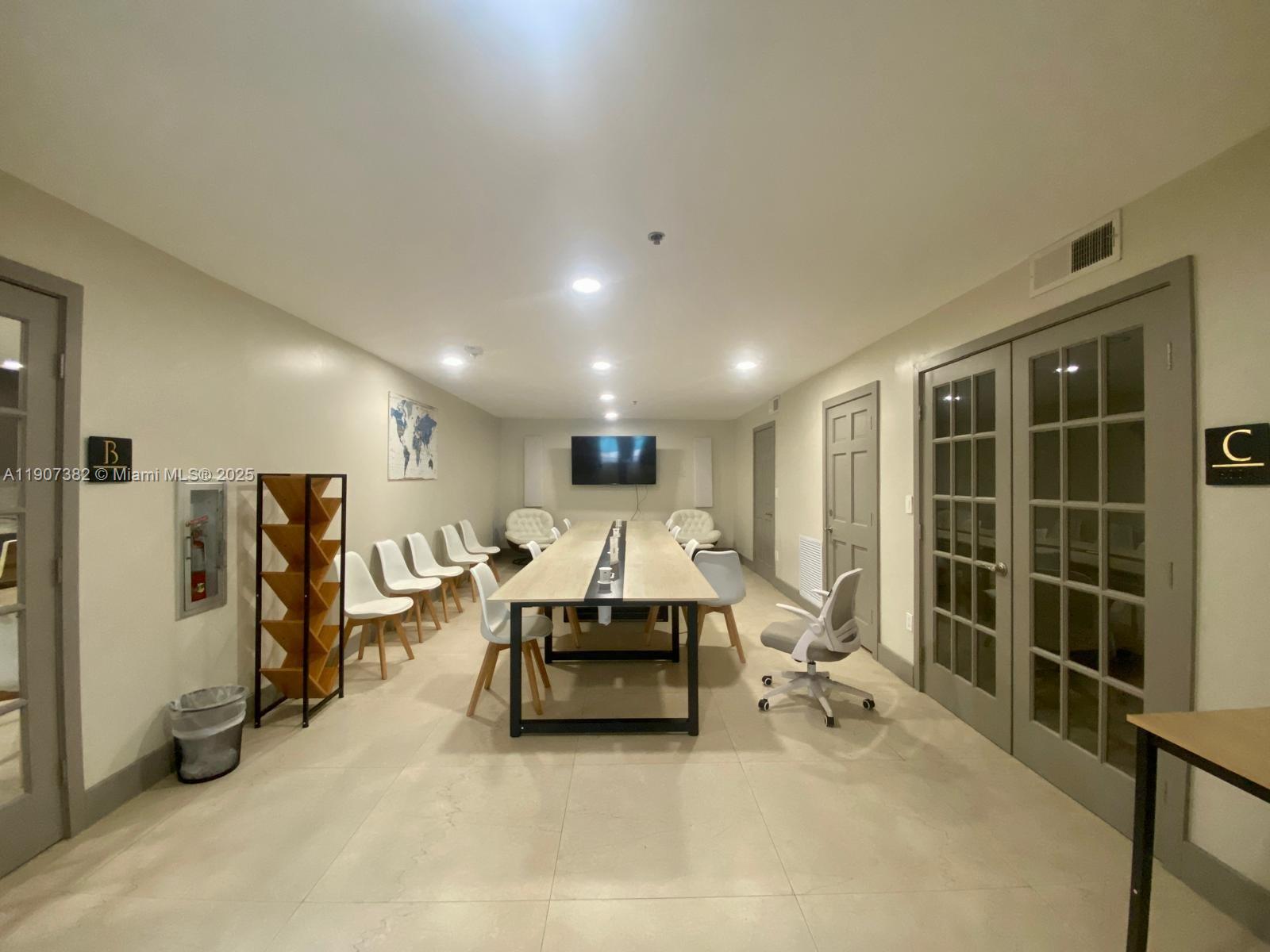 THE YACHT CLUB AT AVENTUR - Residential