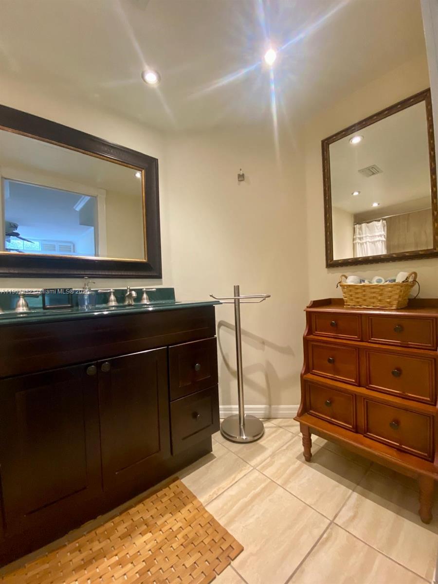 THE YACHT CLUB AT AVENTUR - Residential