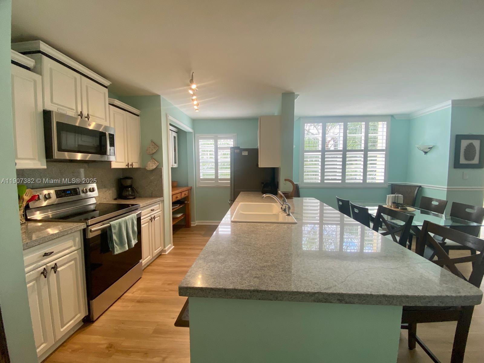 THE YACHT CLUB AT AVENTUR - Residential