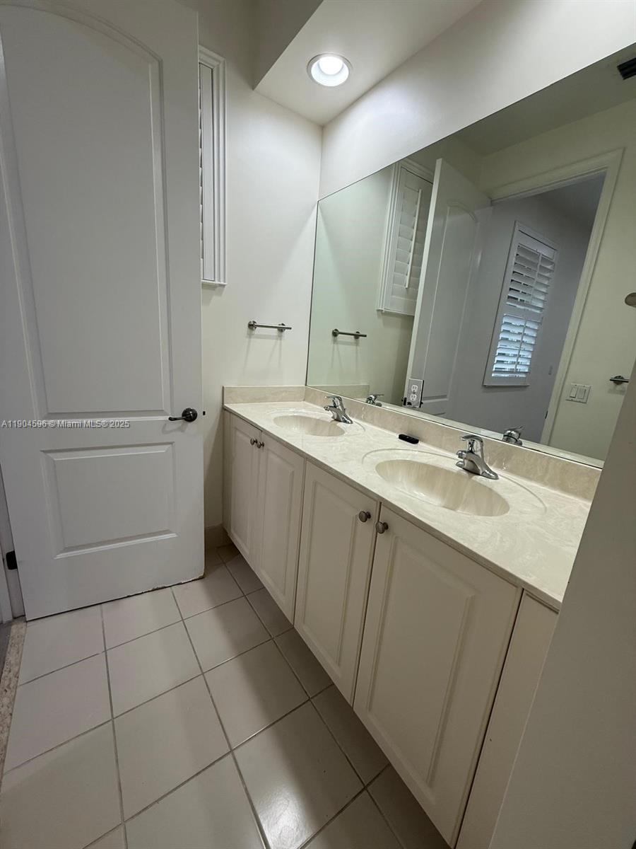 MEADOW PINES - Residential Lease