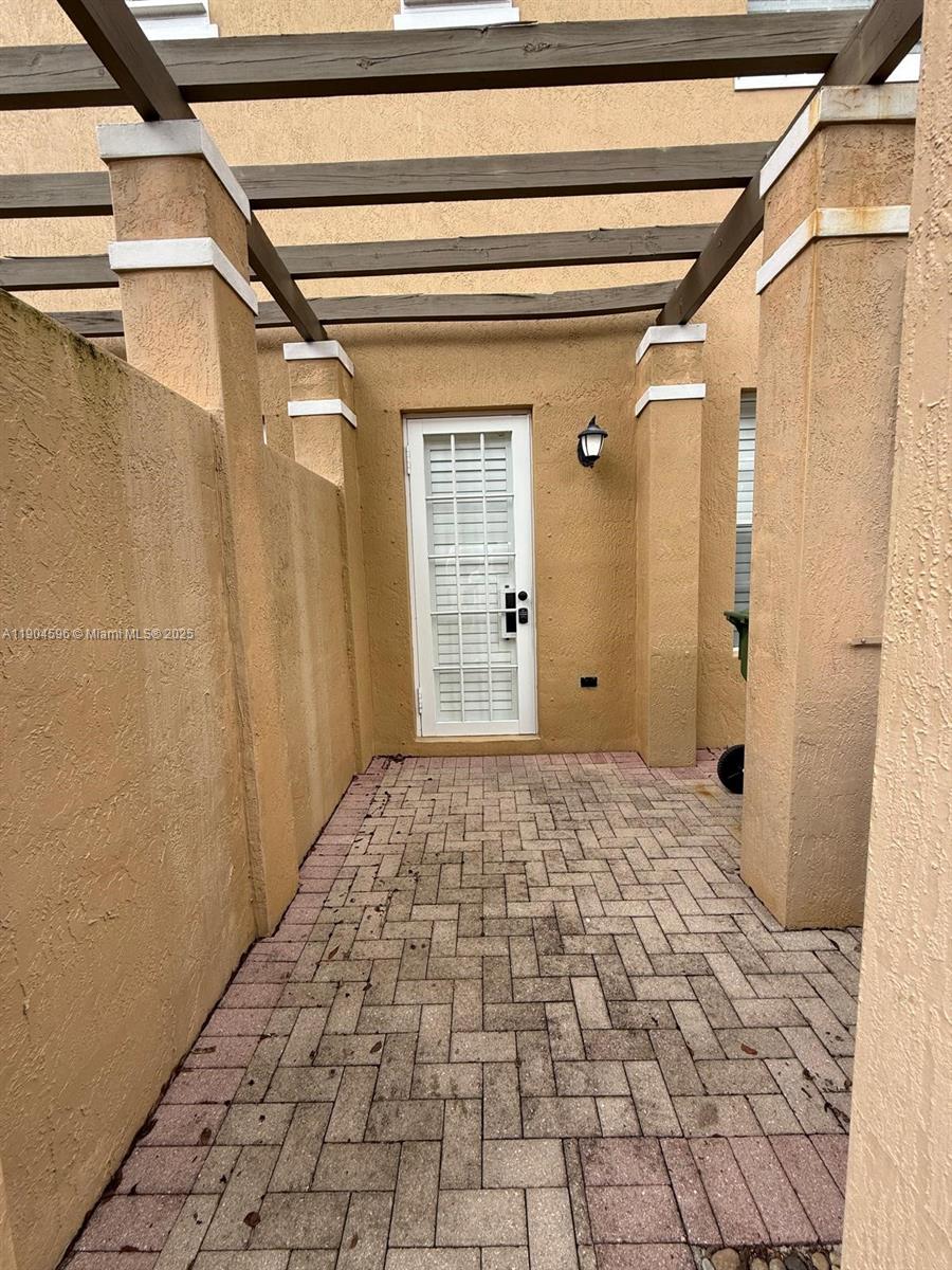 MEADOW PINES - Residential Lease