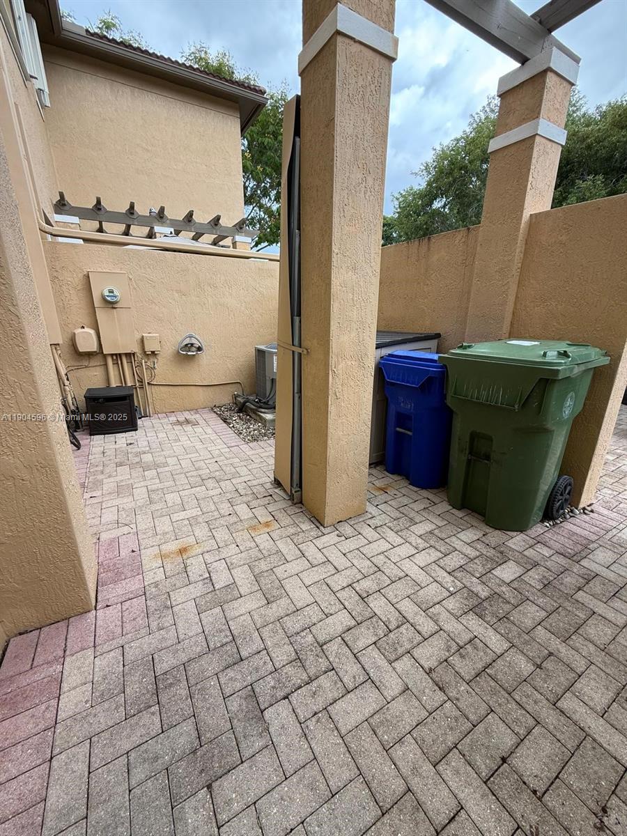 MEADOW PINES - Residential Lease