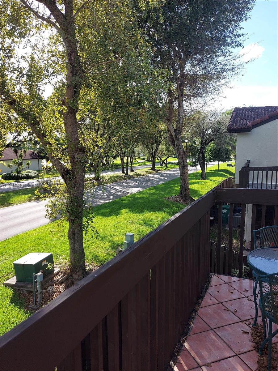 LAKES MEADOW VILG HOMES C - Residential Lease